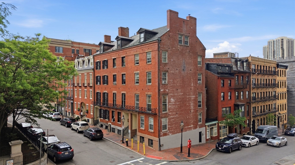 4 Derne St # 2
