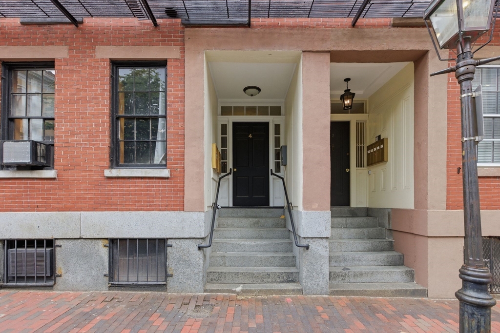 4 Derne St # 2