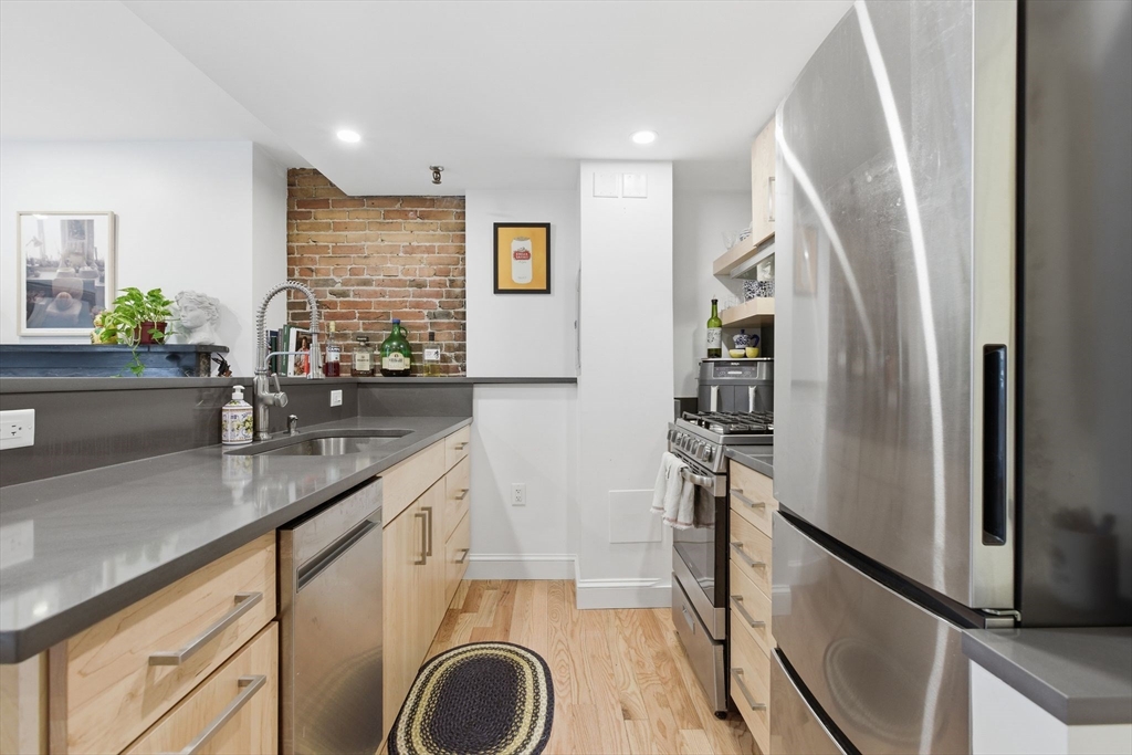 4 Derne St # 2