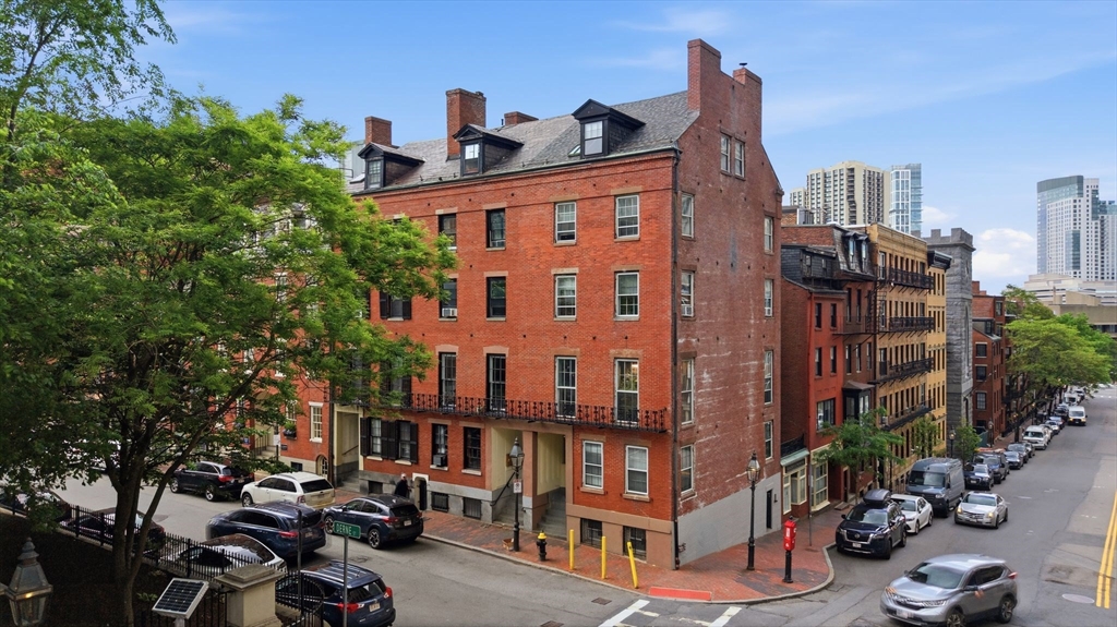 4 Derne St # 2
