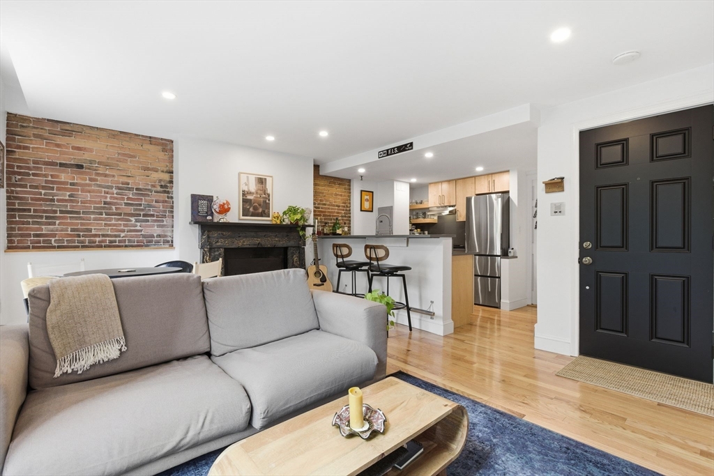 4 Derne St # 2
