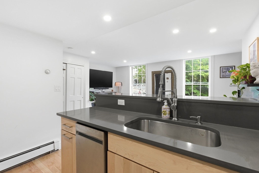 4 Derne St # 2