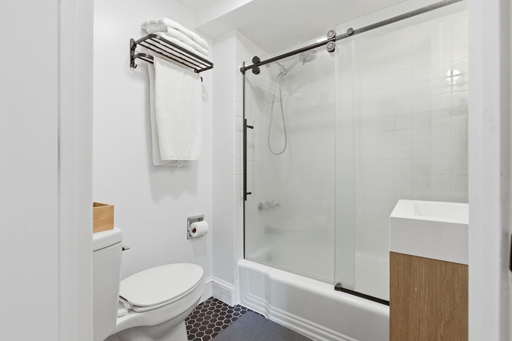 4 Derne St # 2