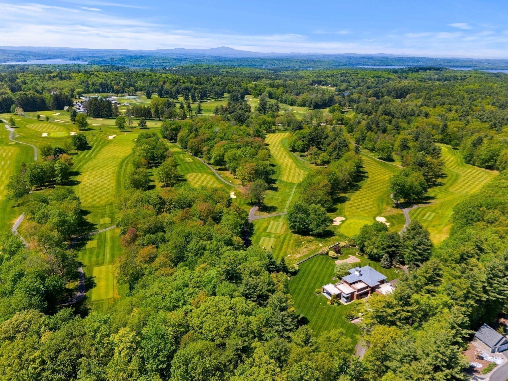 5 Redwood Cir