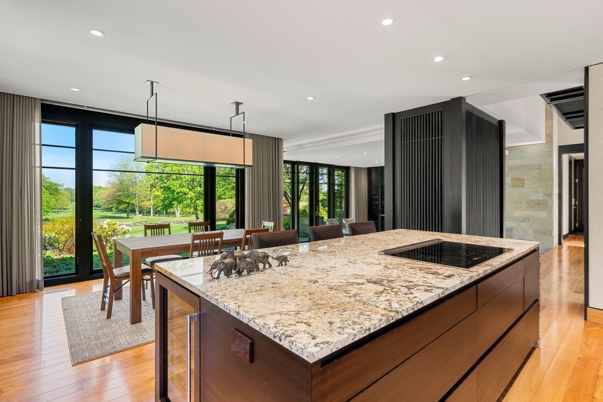 5 Redwood Cir