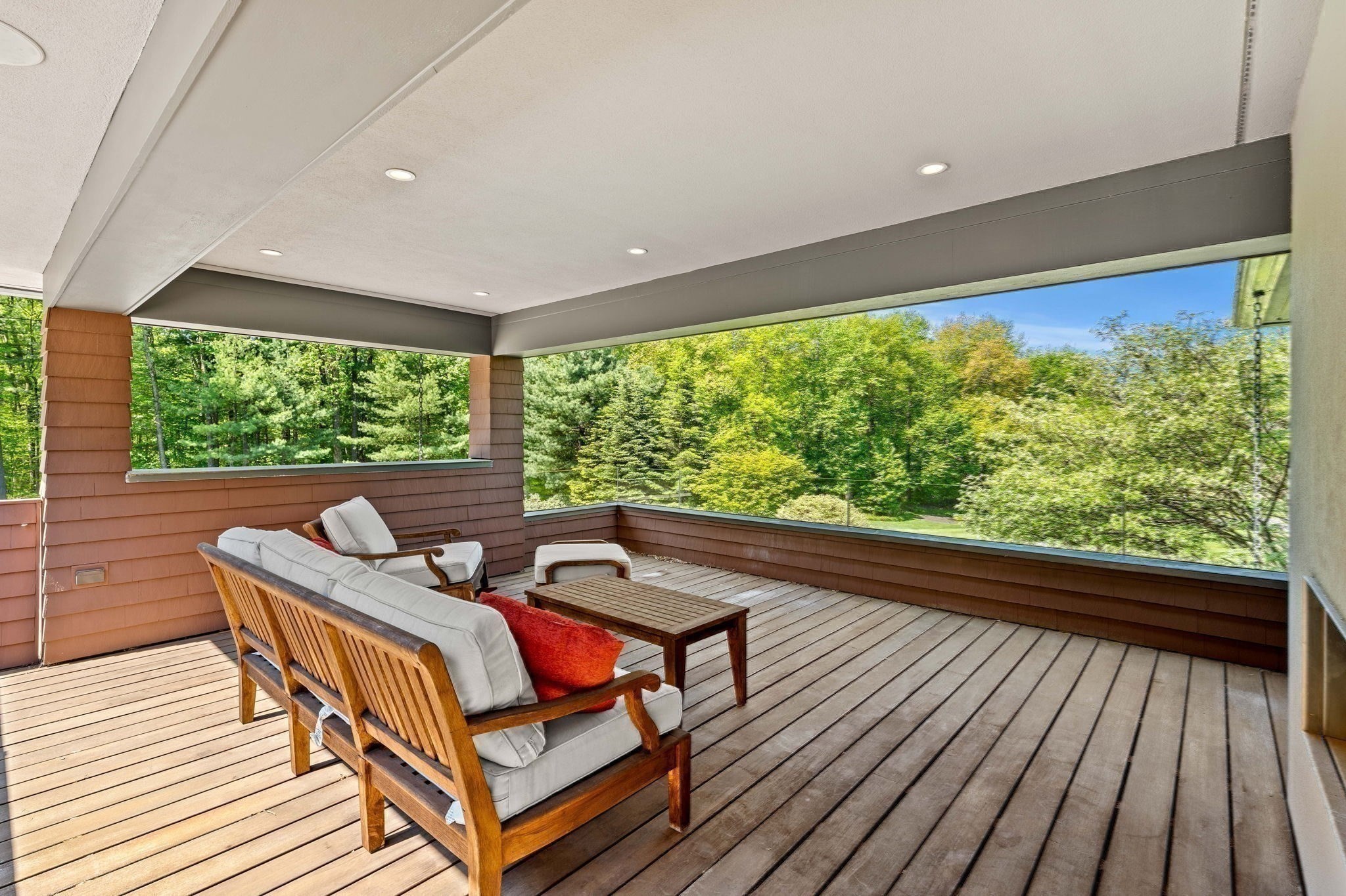 5 Redwood Cir
