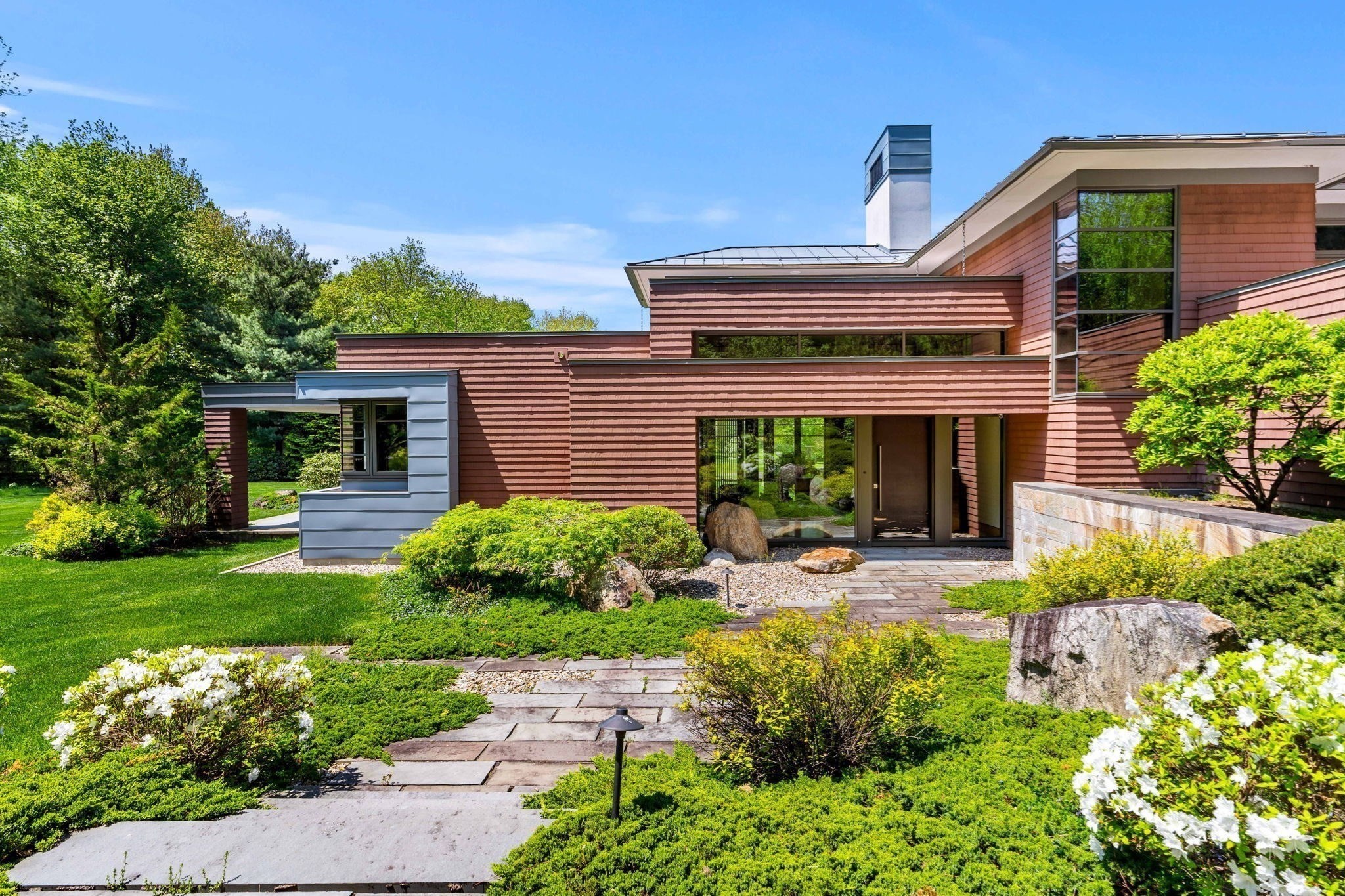 5 Redwood Cir