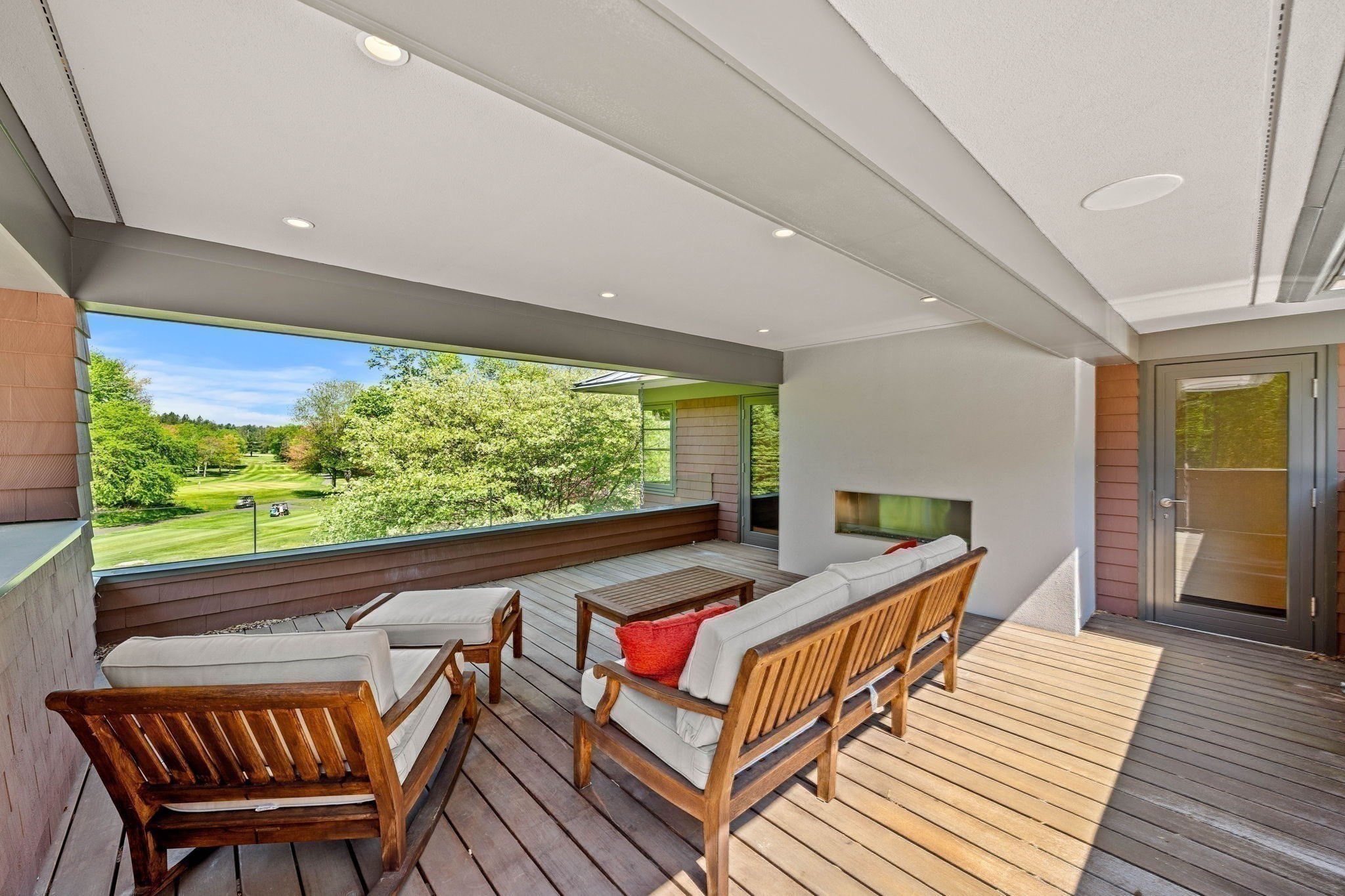 5 Redwood Cir