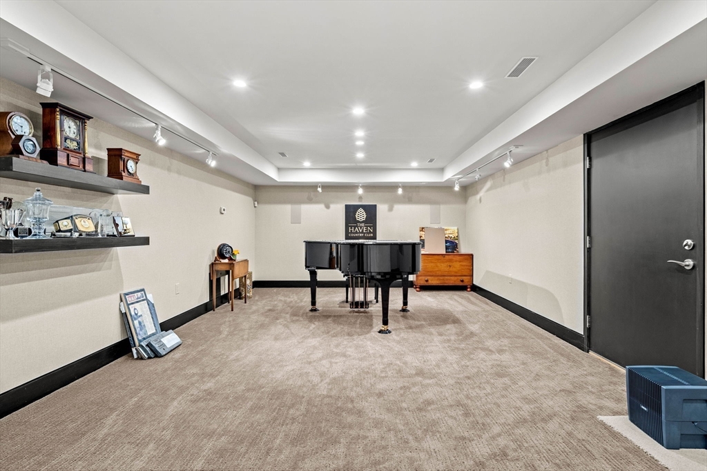 5 Redwood Cir
