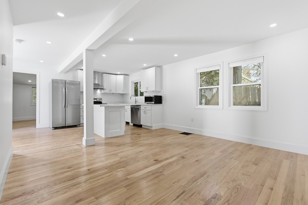 35 Williams St