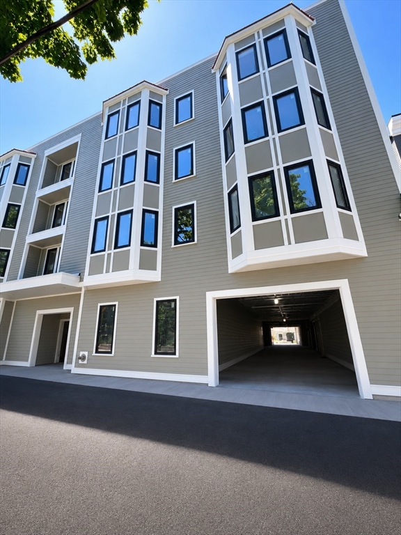 207 Tudor Street # 304