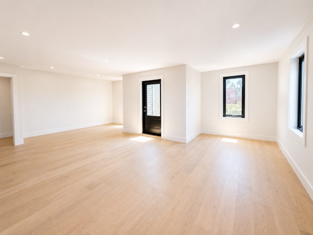 207 Tudor Street # 304