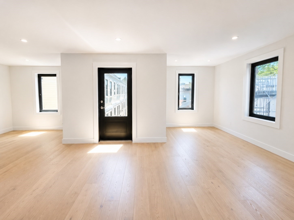 207 Tudor Street # 304