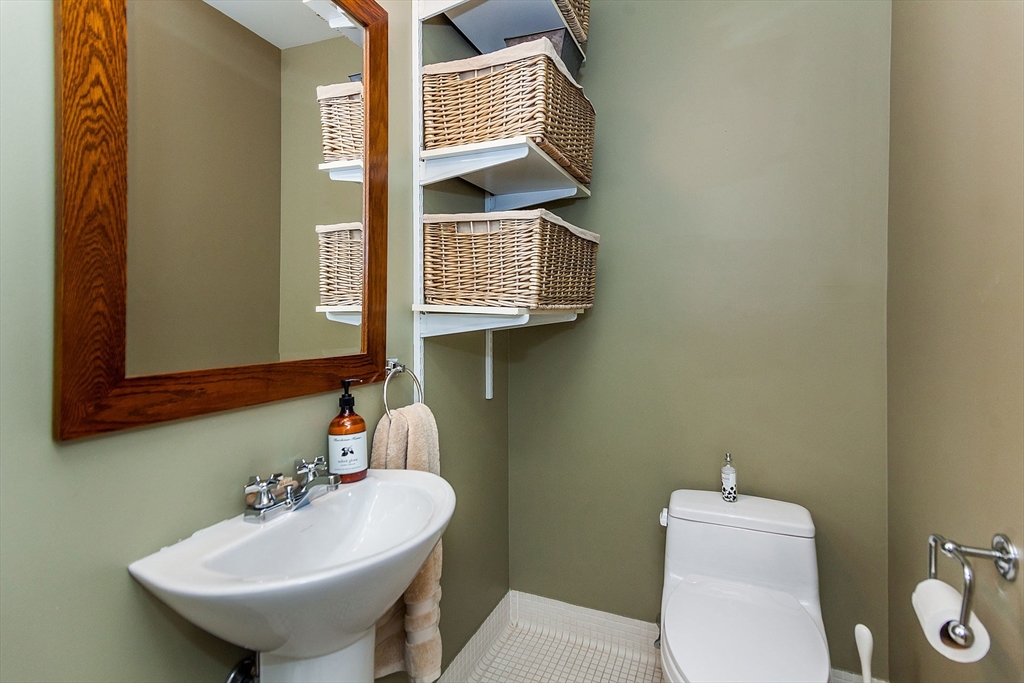 27 Wareham # 4 Unit: PH 4