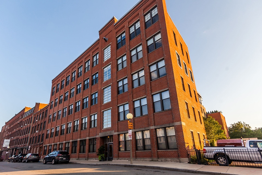 27 Wareham # 4 Unit: PH 4
