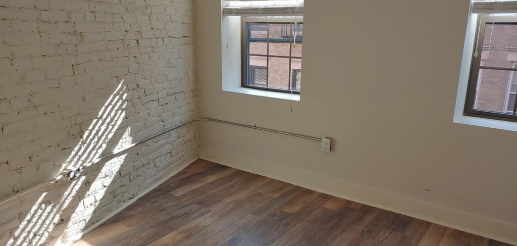 27 Charter Street # 3