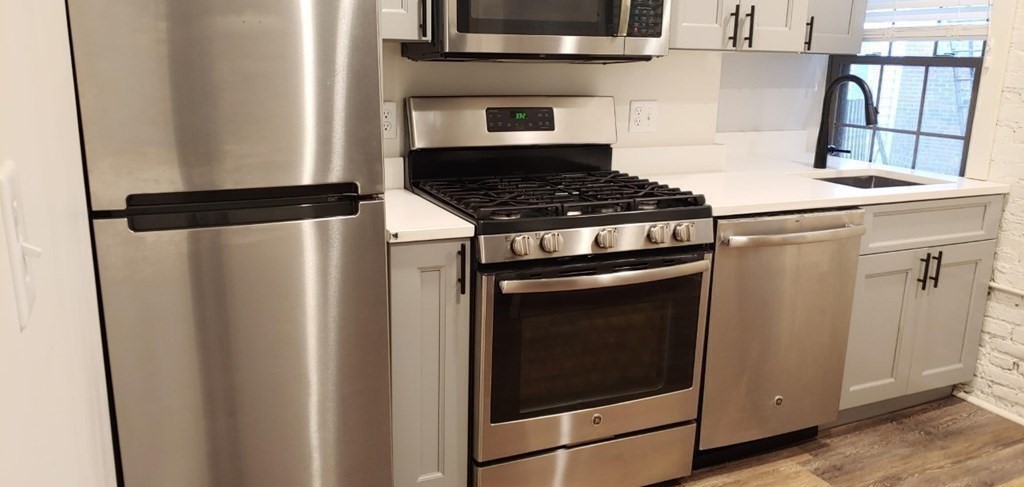 27 Charter Street # 3