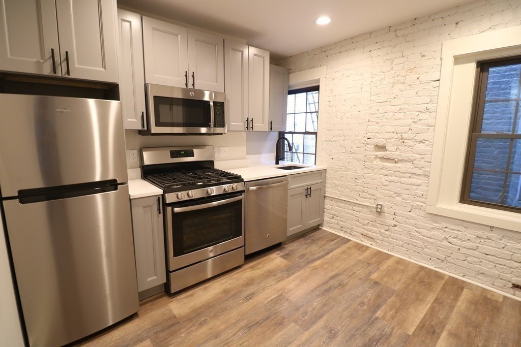 27 Charter Street # 3