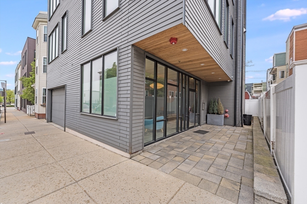 14 I St # 3