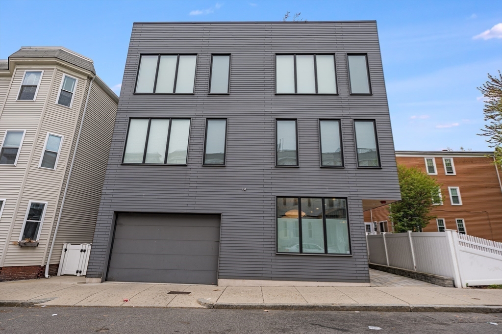 14 I St # 3