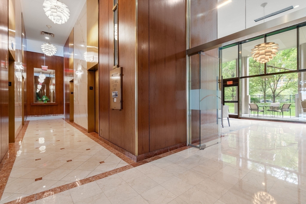 65 East India Row Unit: 30A/B