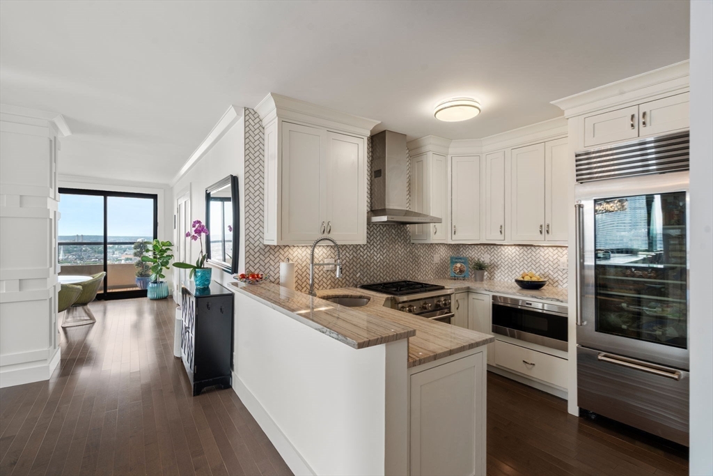 65 East India Row Unit: 30A/B