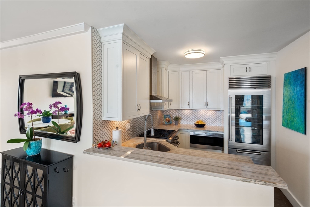 65 East India Row Unit: 30A/B