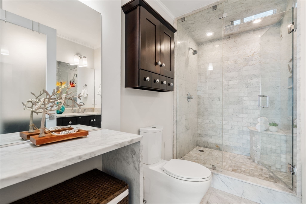 65 East India Row Unit: 30A/B