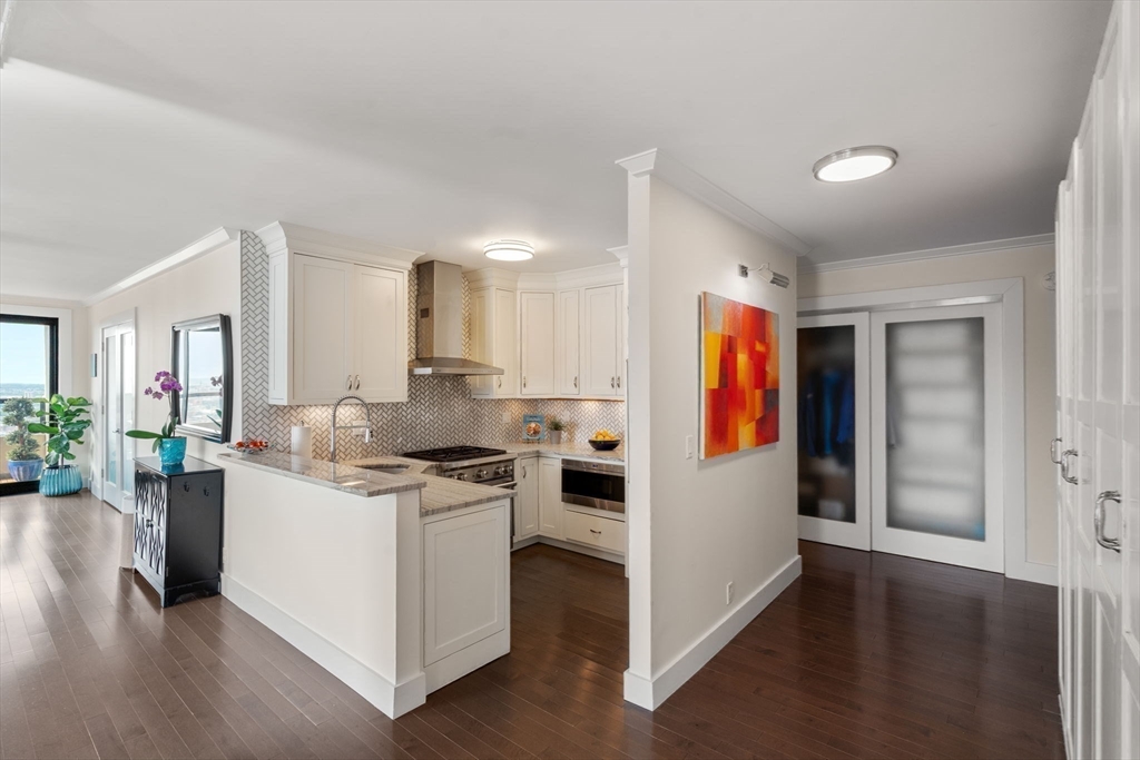 65 East India Row Unit: 30A/B