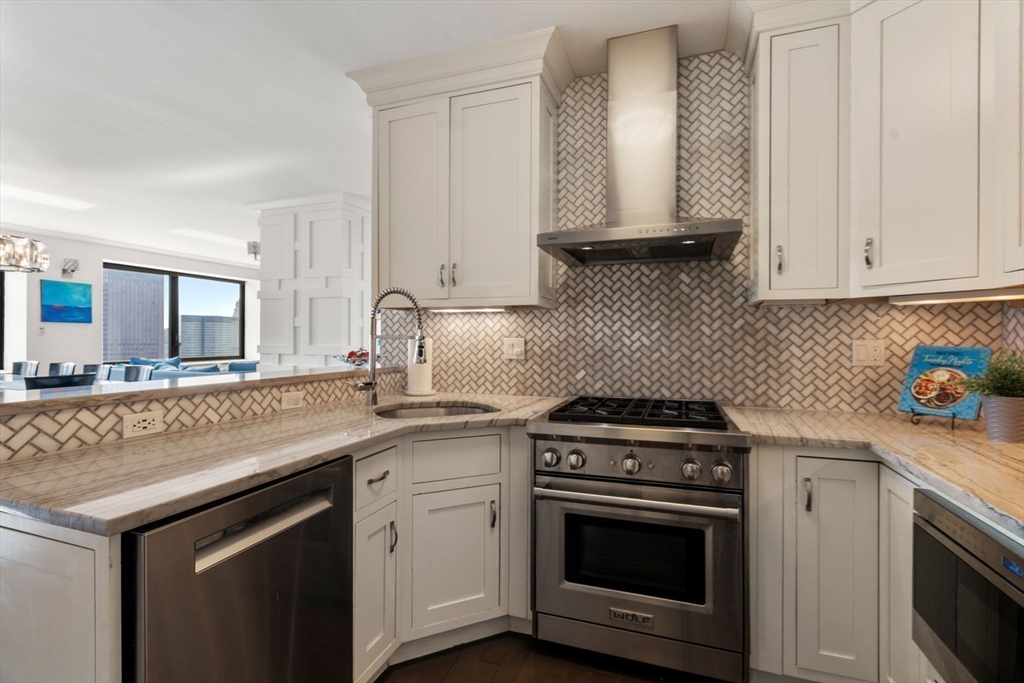 65 East India Row Unit: 30A/B