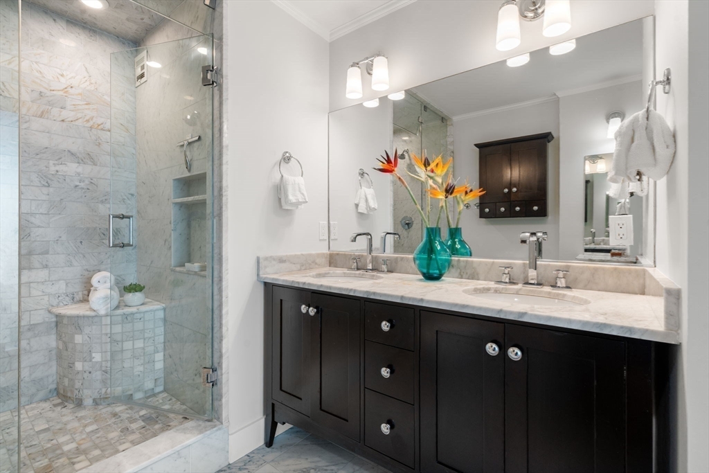 65 East India Row Unit: 30A/B