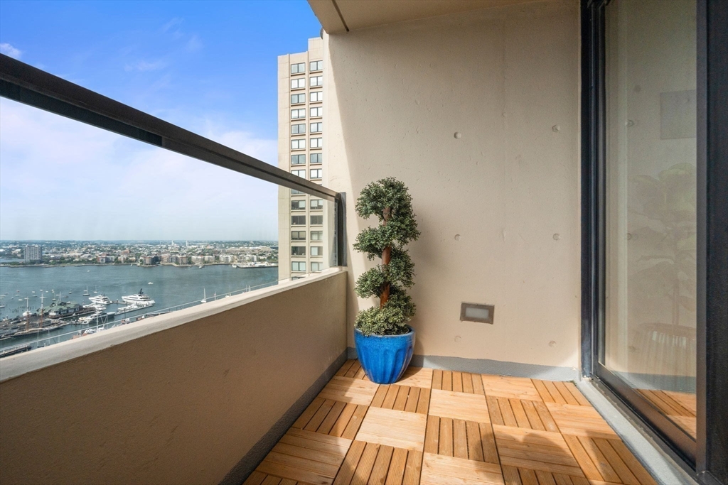 65 East India Row Unit: 30A/B