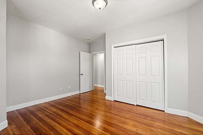 51 King St # 3