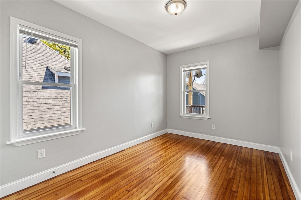 51 King St # 3