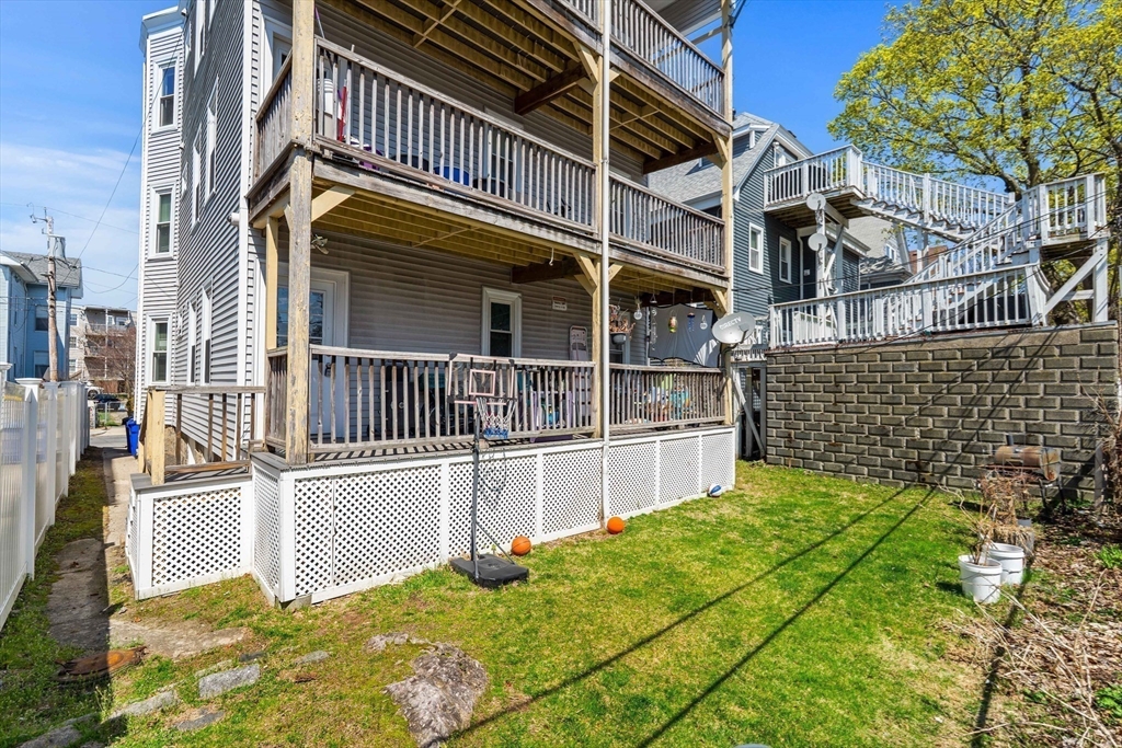 51 King St # 3