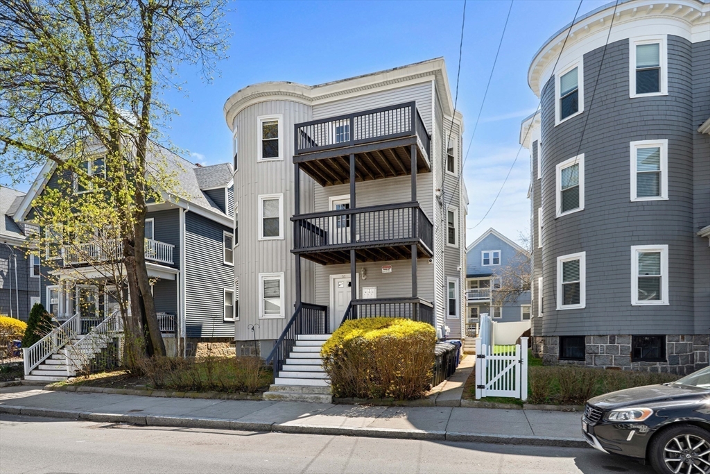 51 King St # 3