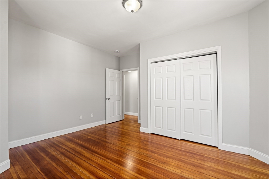 51 King St # 3