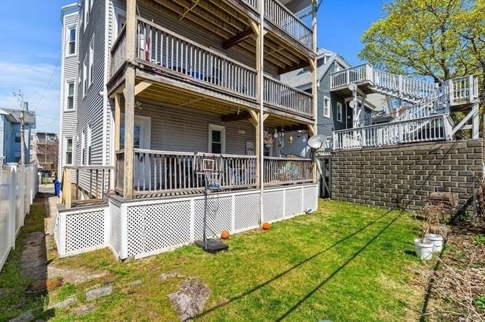 51 King St # 3