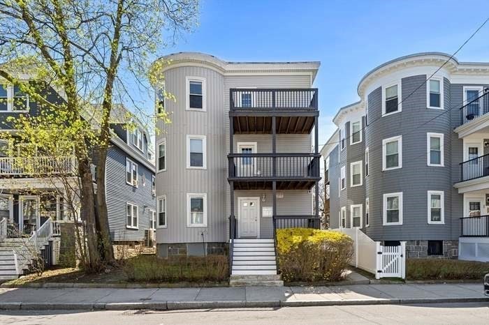51 King St # 3