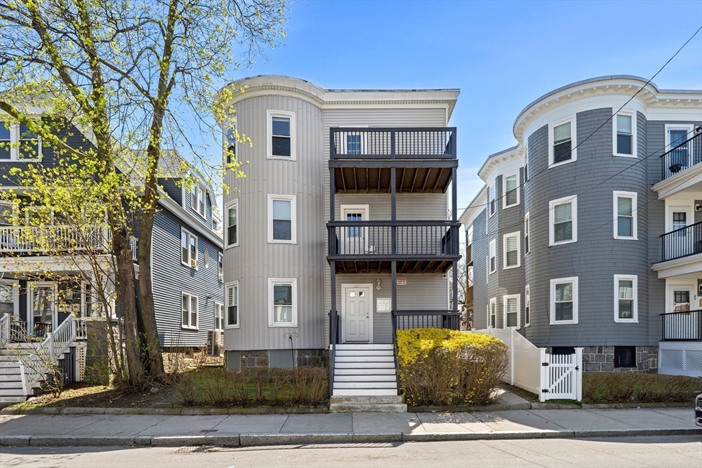 51 King St # 3