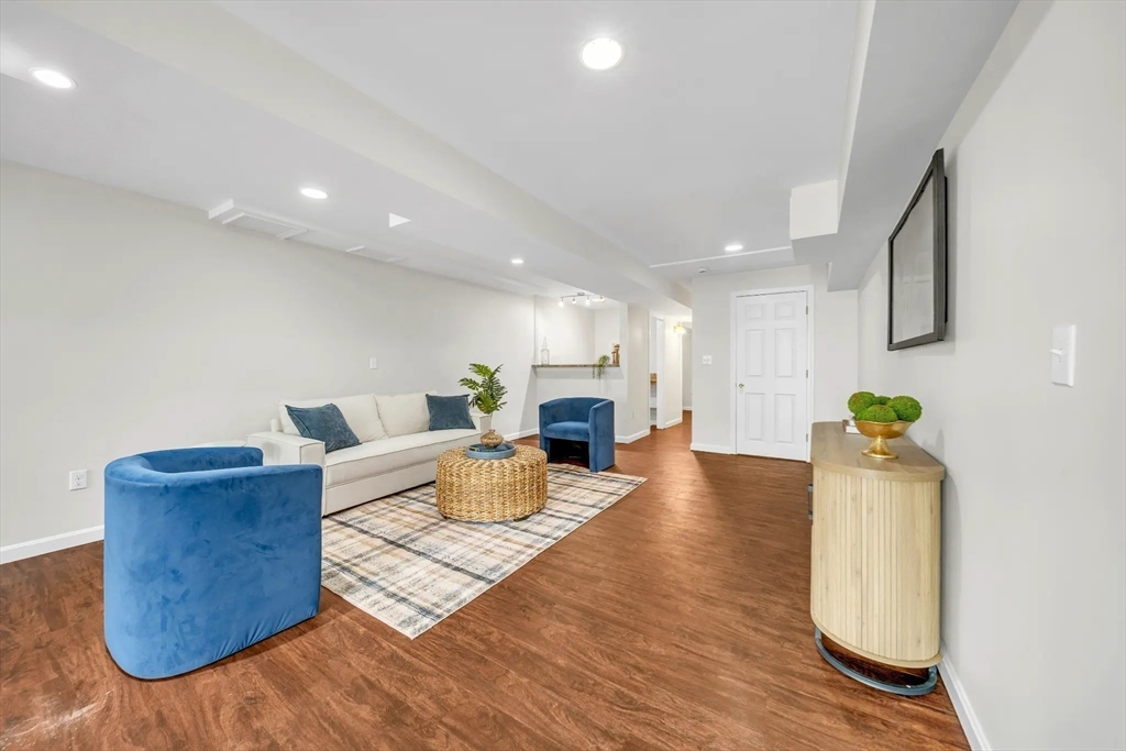 37 Aspen Ave