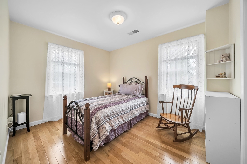 51 Barrington Rd