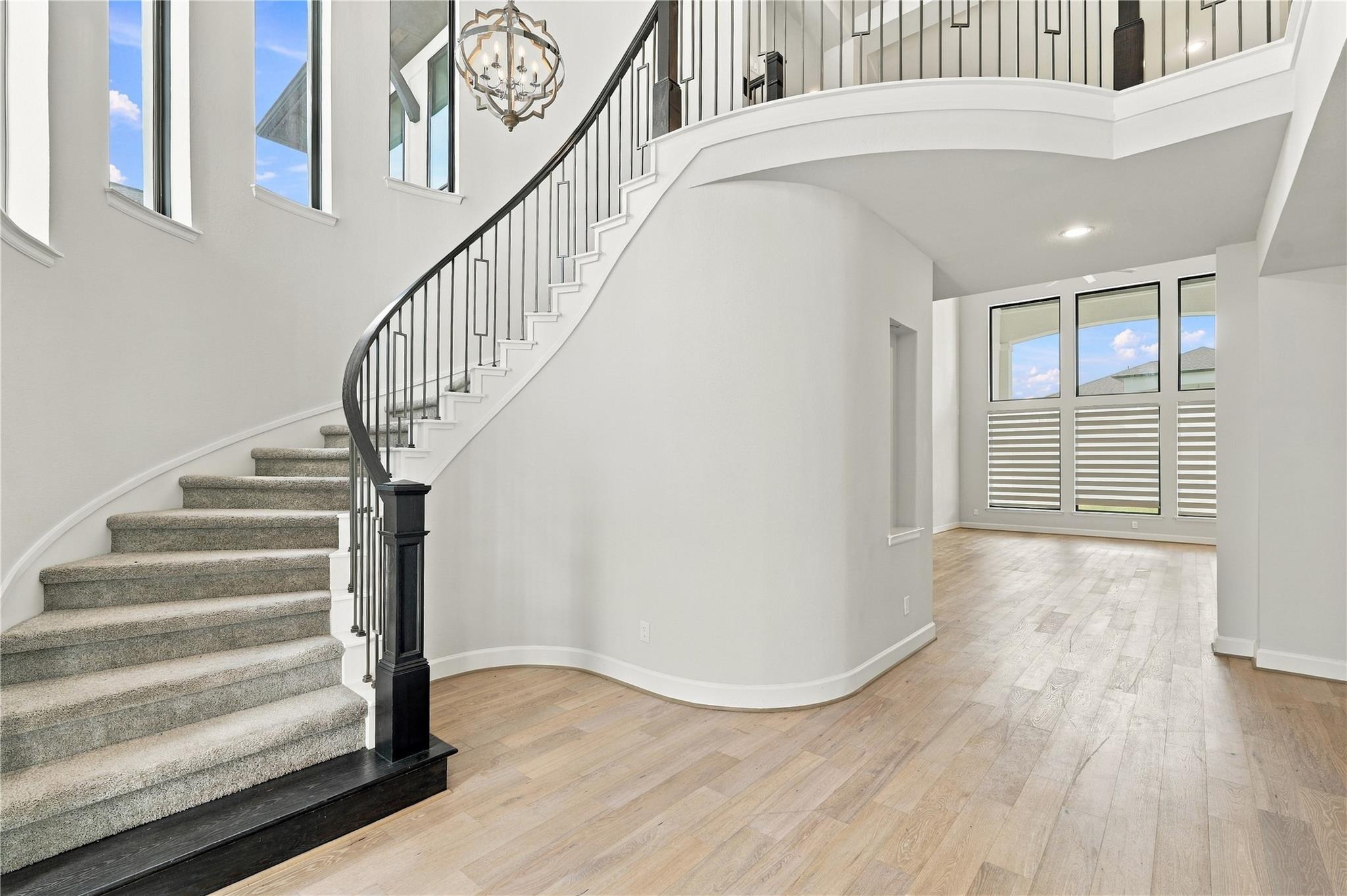 8915 Orchard Cove