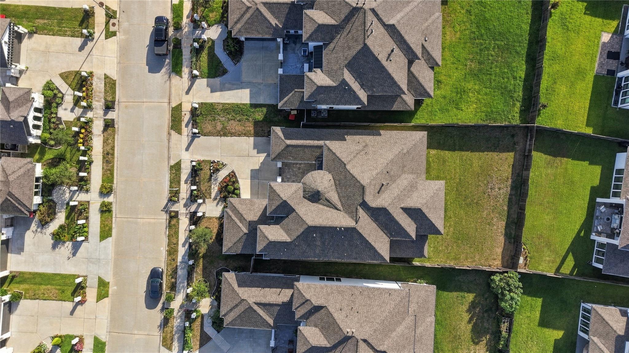 8915 Orchard Cove