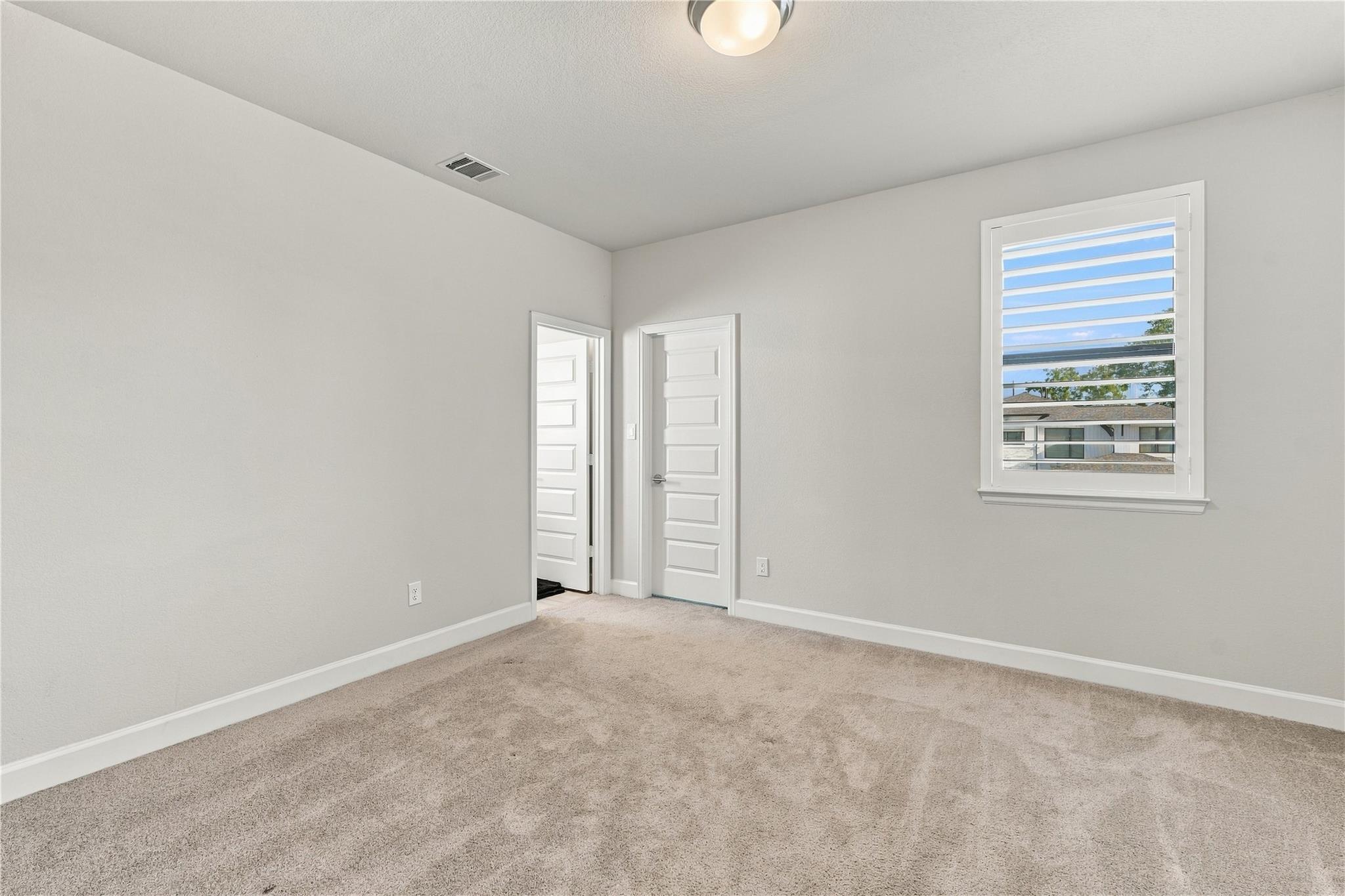 8915 Orchard Cove