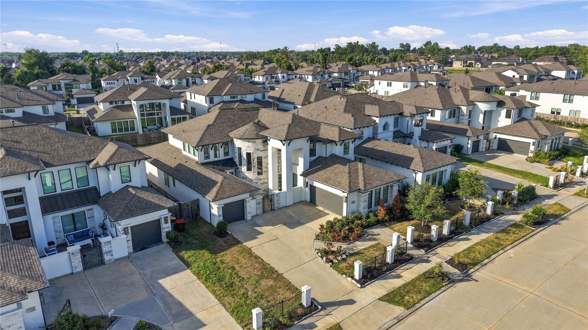 8915 Orchard Cove