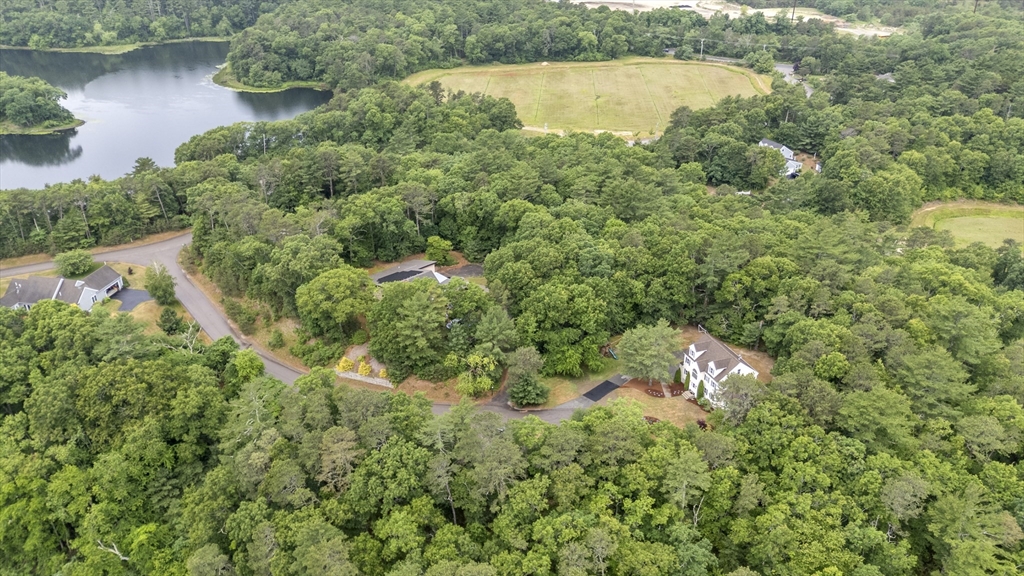 22 Edgewater Dr