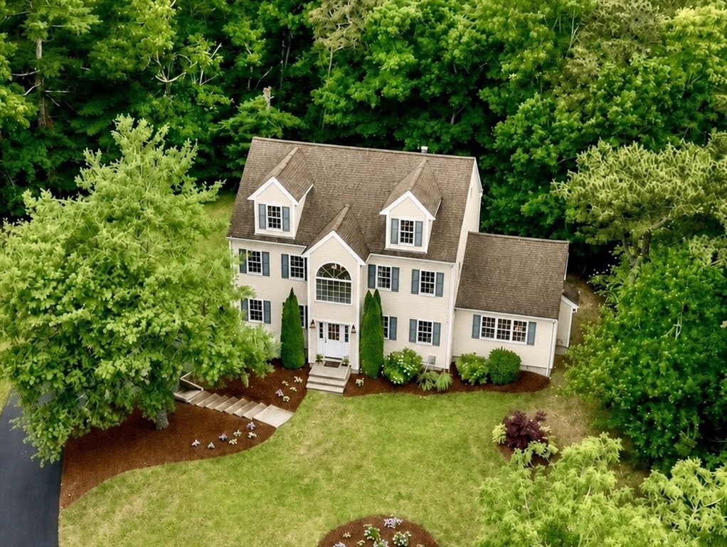 22 Edgewater Dr