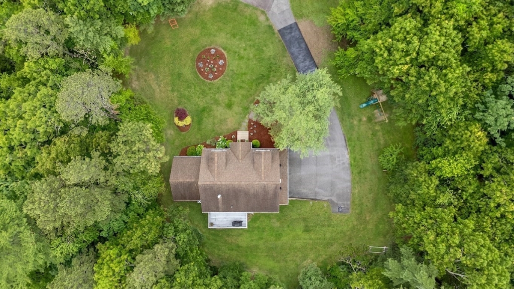 22 Edgewater Dr