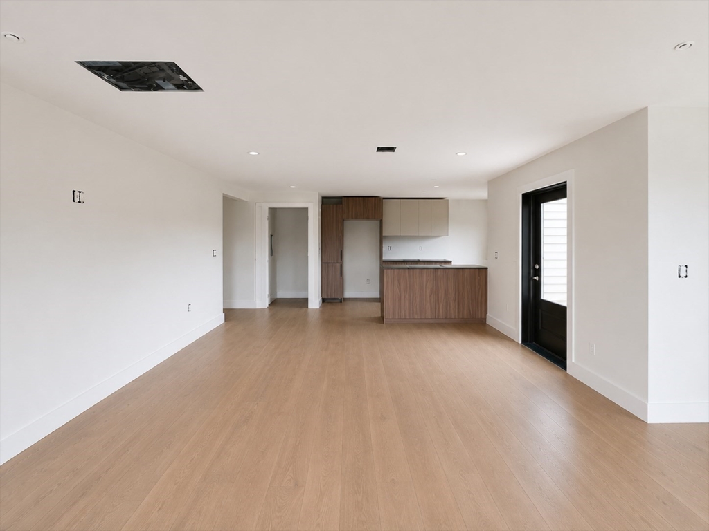 207 Tudor Street # 202